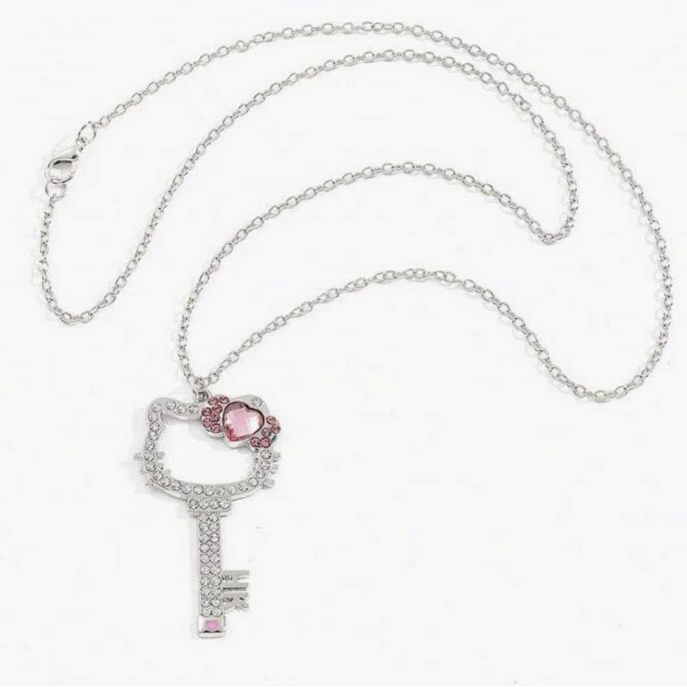 Hello kitty necklace